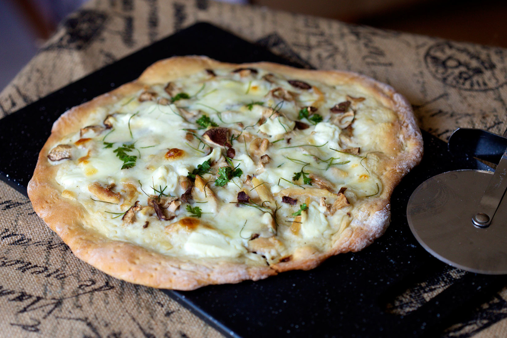 white-pizza