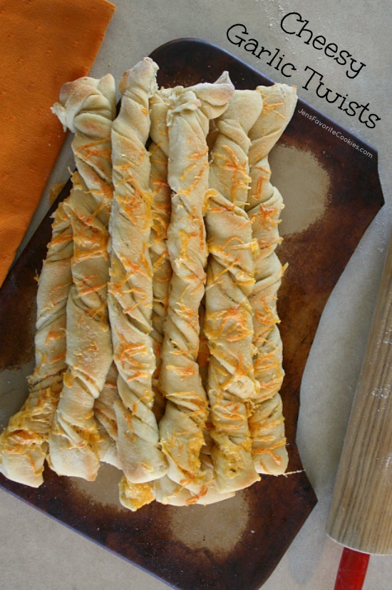 cheesy-garlic-twists