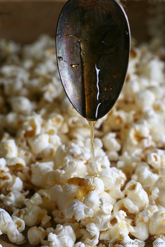 Honey Butter Popcorn from MyCookingSpot.com and JensFavoriteCookies.com - an easy after school snack!