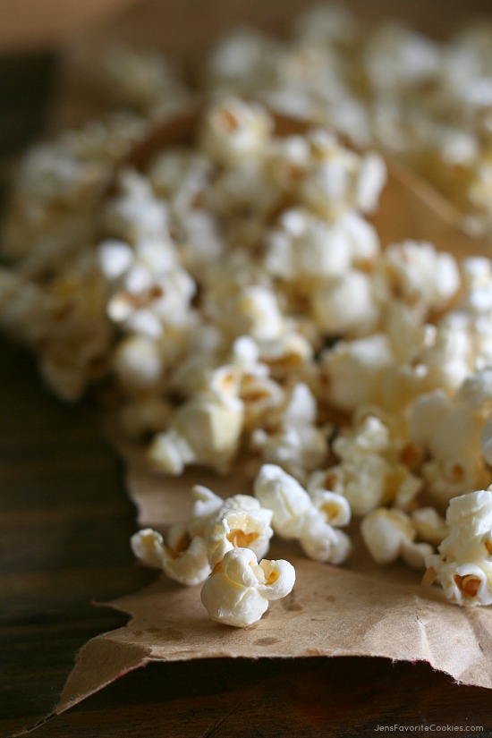 Honey Butter Popcorn from MyCookingSpot.com and JensFavoriteCookies.com - an easy after school snack!