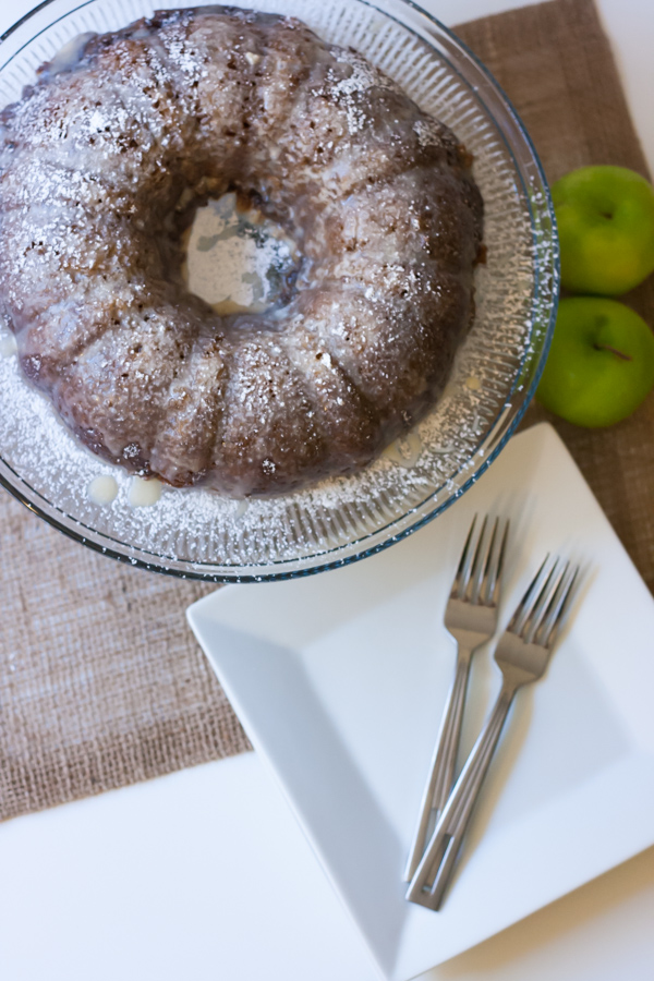 Oatmeal Apple Spice Cake is such an easy dessert to throw together. Perfect for any fall get together