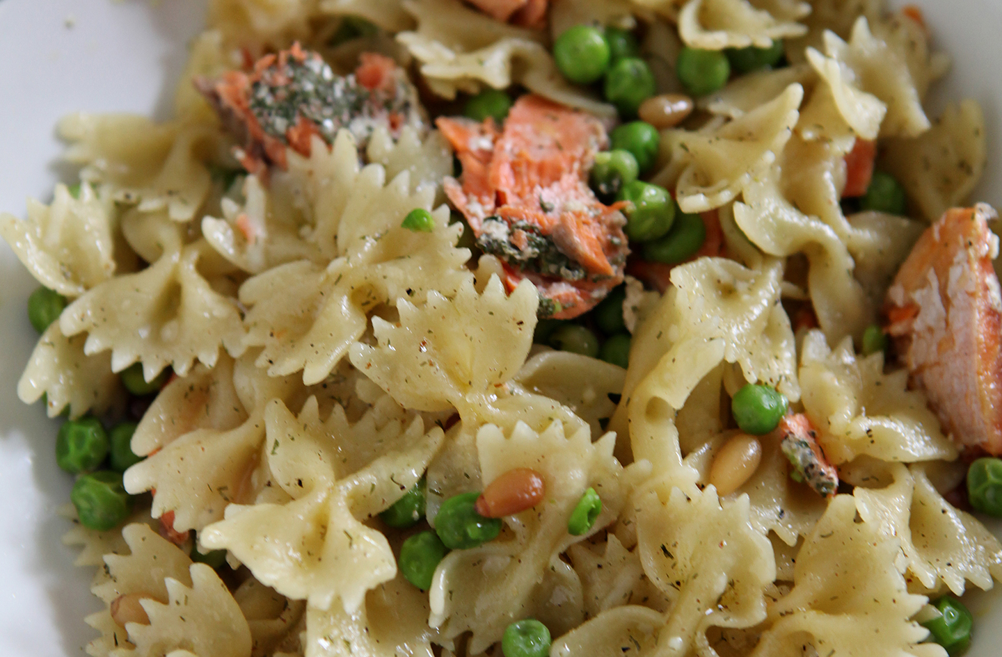 Lemon Salmon Pasta // @speckledpalate for @mycookingspot
