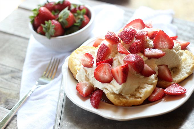 simple and quick strawberry shortcake dessert