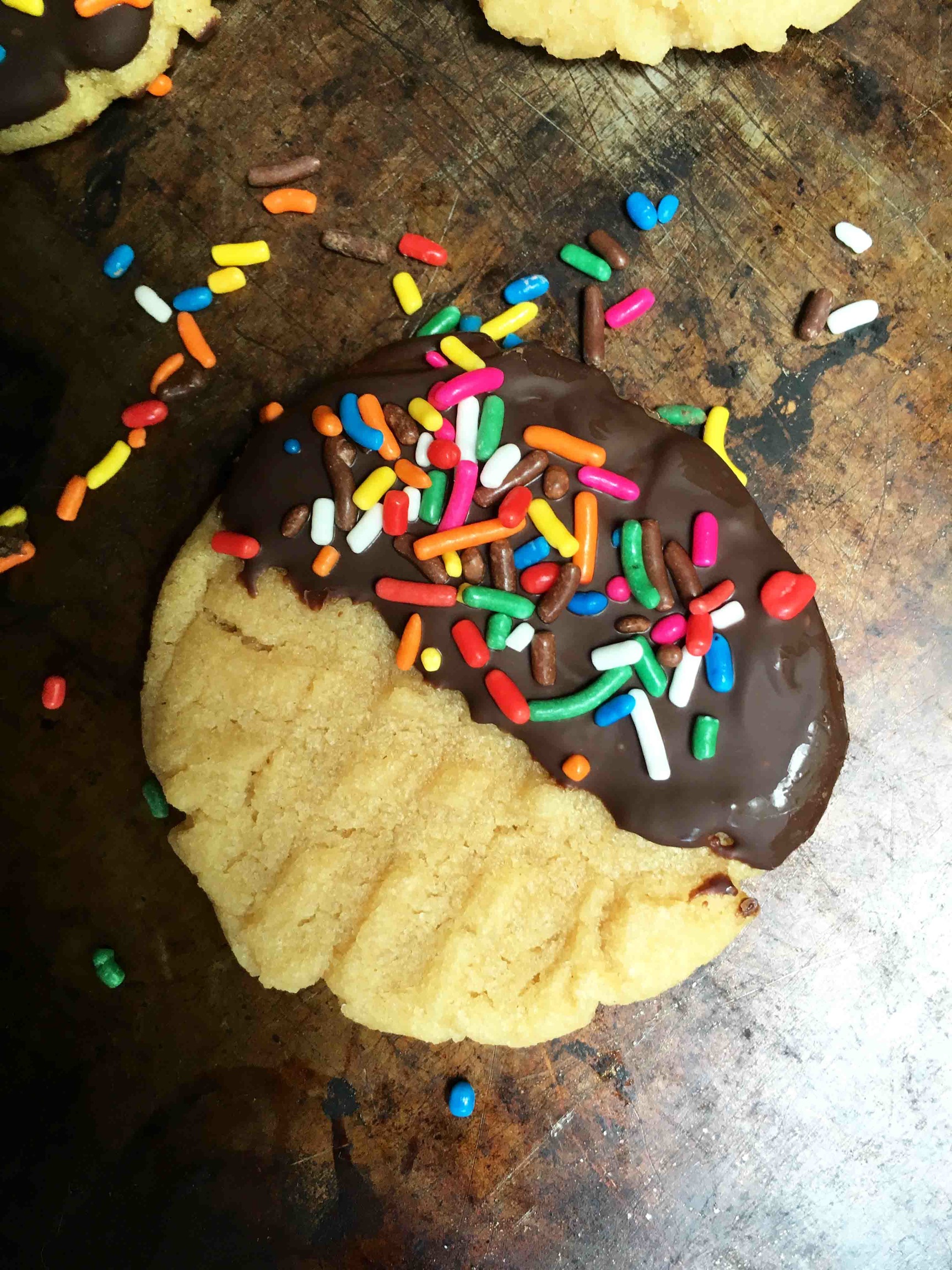 The classic criss-cross cookie gets an update with cashew butter, chocolate and sprinkles!